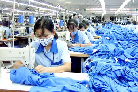 Người lao động hợp đồng dưới 3 tháng sẽ được đóng bảo hiểm? - 1 Hiện nay, theo Khoản 1 và 2, Điều 2 Luật BHXH khi người lao động làm việc đủ 3 tháng tại DN,