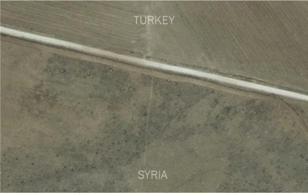 Giao tranh ác liệt tại điểm nóng Kobane nhìn từ vệ tinh - 1 Giao tranh ác liệt tại điểm nóng Kobane nhìn từ vệ tinh