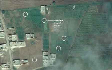 Giao tranh ác liệt tại điểm nóng Kobane nhìn từ vệ tinh - 8 Những hố sâu do đạn pháo xuất hiện ngày một nhiều khắp Kobane