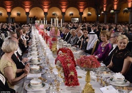 Lộng lẫy yến tiệc hoàng gia mừng các chủ nhân giải Nobel - 11 Các thành viên gia đình hoàng gia đều rất lộng lẫy