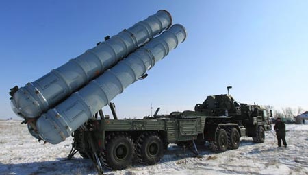 Trung Quốc mua 6 tiểu đoàn tên lửa S-400 của Nga? - 1 Mỗi tiểu đoàn S-400 được cho là có giá tới 500 triệu USD (Ảnh: