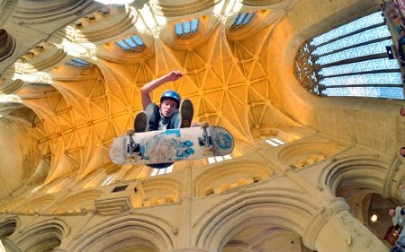 Cơn bão nhiệt đới Marcia tạo ra cũng con sóng lớn tại Bờ biển
vàng, Úc (Ảnh: AAP)