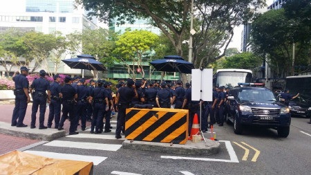 Cận cảnh lễ rước linh cữu ông Lý Quang Diệu tới tòa nhà quốc hội Singapore - 4 Cảnh sát được tăng cường đảm bảo an ninh cho lễ rước