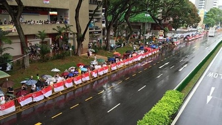 Biển người Singapore đội mưa tiễn đưa cố Thủ tướng Lý Quang Diệu - 26 Lễ tang sẽ bắt đầu lúc 12 giờ 30 giờ địa phương, tức 11 giờ 30 giờ Việt Nam