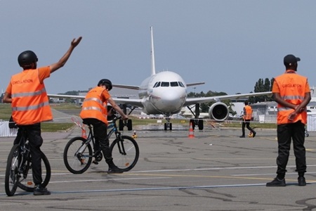 Triển lãm hàng không Paris tưng bừng khai mạc - 7 Một chiếc Airbus A320 tại triển lãm. (Ảnh: