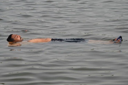 Một nhà xác của tổ chức từ thiện Edhi chật cứng thi thể người tử vong vì nắng nóng (Ảnh: