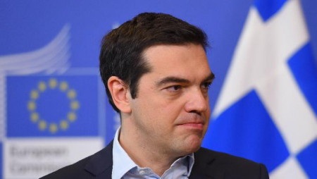 Thủ tướng Hy Lạp Alexis Tsipras đã phải lùi bước trước các yêu cầu của chủ nợ (Ảnh: EPA)
