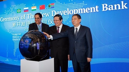 Các lãnh đạo Trung Quốc và Ấn Độ khai trương ngân hàng NDB (Ảnh: EPA)