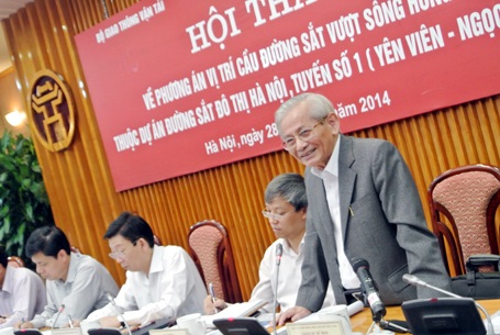 Hà Nội sẽ xây cầu đường sắt cách cầu Long Biên 75m? - 1 Nhà sử học Phan Huy Lê cùng nhiều chuyên gia ủng hộ phương án xây cầu mới cách cầu cũ 75m