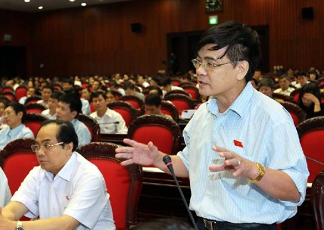 Trưởng Công an quận là Đại tá thì Giám đốc Công an tỉnh là Chuẩn tướng! - 1 Đại biểu Nguyễn Văn Phúc cho ý kiến về Luật Công an nhân dân sửa đổi