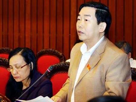 Tạo điều kiện để công chức đi bộ đội rồi về làm việc tiếp - 1 Đại biểu Nguyễn Văn Tuyết quan tâm đến vấn đề bảo đảm sự công bằng trong nghĩa vụ quân sự