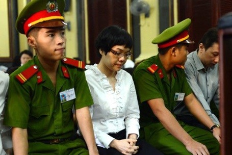 Trước phiên phúc thẩm: 'Siêu lừa' Huyền Như và 'tuyệt chiêu' qua mặt Bầu Kiên - 1 Huyền Như trong phiên tòa sơ thẩm hồi tháng 1-2014