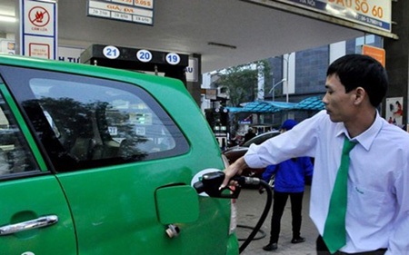 Giá cước taxi ở Hà Nội thấp nhất cả nước - 1 Nhiều hãng taxi trên địa bàn Hà Nội không giảm cước nhưng vẫn thấp hơn nhiều so với mặt bằng chung