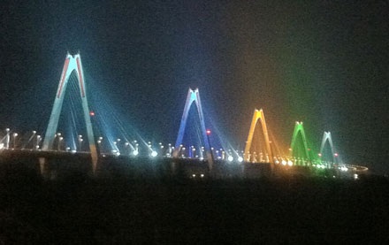 Nhiều doanh nghiệp muốn góp tiền bắn pháo hoa ở bãi giữa sông Hồng - 1 Đ