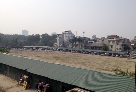 Khu đất dự kiến xây bãi xe ngầm, kết hợp trồng cây xanh