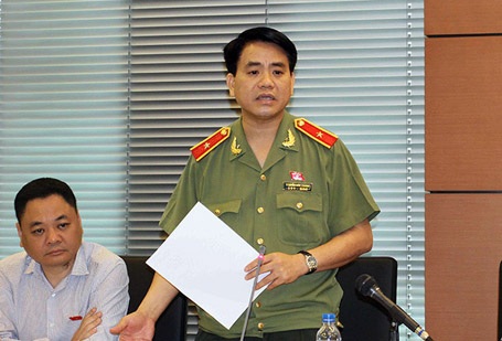 Đại biểu "đối" nhau về quy định buộc ghi âm, ghi hình lúc hỏi cung - 2 Giám đốc Công an TP Hà Nội Nguyễn Đức Chung cho rằng, luật chỉ quy định ở vụ án phức tạp