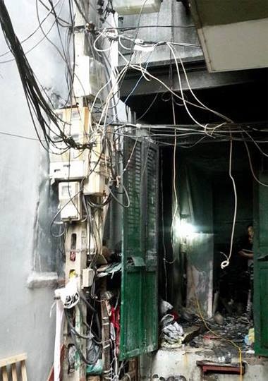 Hà Nội sẽ mua trực thăng chữa cháy - 1 Hiện trường vụ cháy làm 5 người chết trên địa bàn quận Hoàng Mai