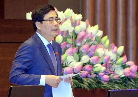 Tàu cá Trung Quốc xâm phạm vùng biển Việt Nam chỉ bị nhắc nhở? - 2 Bộ trưởng Cao Đức Phát làm rõ những vấn đề đại biểu quan tâm
