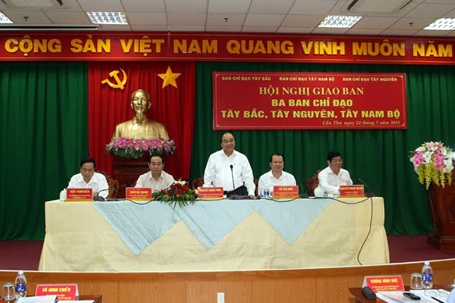 Đẩy mạnh tiến độ phân giới cắm mốc giữa Việt Nam và Campuchia - 1 Hội nghị các Ban Chỉ đạo vùng giao ban công tác 6 tháng đầu năm 2015