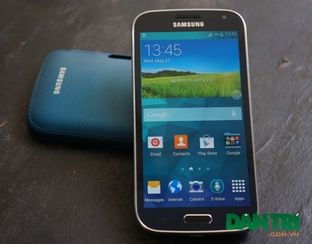 Cận cảnh Galaxy K Zoom đầu tiên tại Việt Nam - 13 Giao diện sử dụng tương tự một chiếc smartphone Android