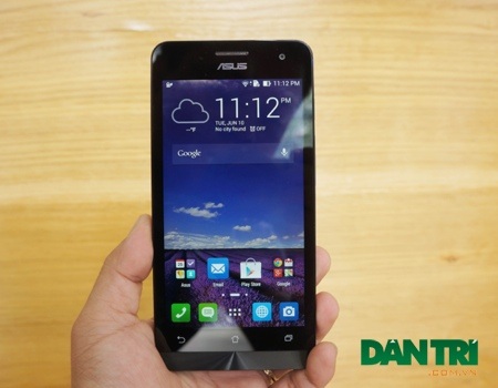Những smartphone, tablet dành cho HSSV đáng chọn cho mùa hè - 1 Máy dùng nền tảng Android 4.3 và giao diện Zen Ui