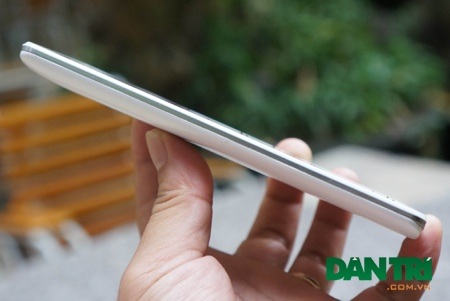 Trên tay LG G3 và bao da QuickCircle sắp bán ra tại Việt Nam - 4 Cạnh phải và trái trơn