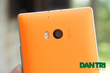 Lumia 930 chính thức bán ra thị trường với giá 12,99 triệu đồng - 3 Nổi bật với camera 20 Mpx với đèn Flash kép