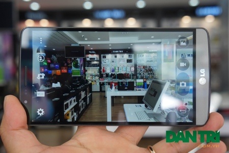 Đập hộp LG G3 phiên bản 16 GB giá 12,9 triệu đồng - 11 Camera 13 Mpx và có thêm đèn trợ sáng flash LED kép