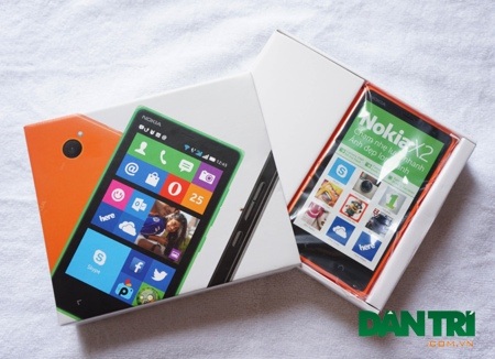 Cận cảnh Nokia X2 chính hãng tại Việt Nam - 2 Đập hộp Nokia X2