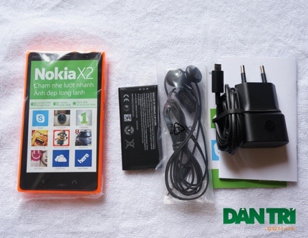 Cận cảnh Nokia X2 chính hãng tại Việt Nam - 3 Toàn bộ sản phẩm và phụ kiện đi kèm máy