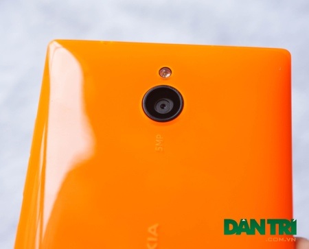 Đánh giá chi tiết điện thoại Nokia X2 vừa bán trên thị trường - 6 Máy dùng camera 5 Mpx với trợ sáng bằng đèn Flash LED