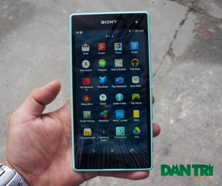 Khả năng hiển thị ngoài trời khá tốt. 