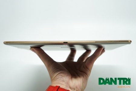 Đập hộp bộ đôi Galaxy Tab S chính hãng tại Việt Nam - 13 Với màn hình lớn sẽ giúp người dùng dễ dàng làm việc đồng thời giải trí thoải mái hơn