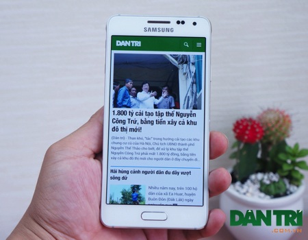 Smartphone viền kim loại Galaxy Alpha của Samsung lộ diện tại Việt Nam - 11 Thử nghiệm lướt web.