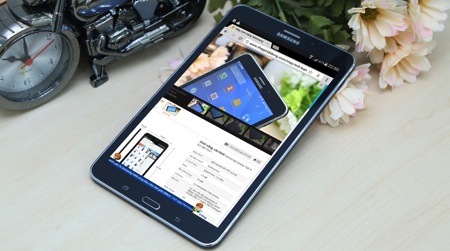 Galaxy Tab 4 8.0 có thiết kế thời
  trang, gọn nhẹ và màn hình mượt mà