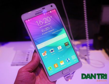 Galaxy Note 4 sử dụng màn hình 5,7 inch với độ phân giải 2K (2560x1440 pixel)