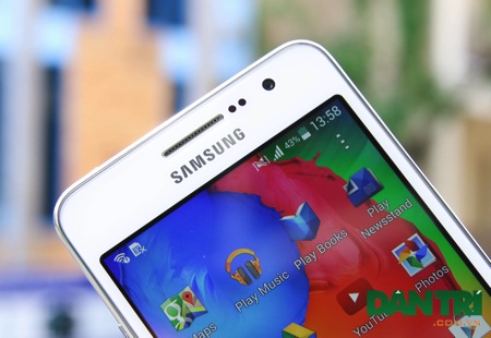 Cận cảnh smartphone "tự sướng" có giá 4,9 triệu đồng của Samsung - 14 Điểm nhấn là camera trước 5 Mpx