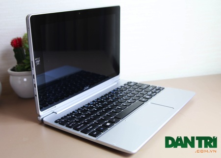 Đập hộp máy tính bảng lai Acer Switch 10 đầu tiên tại Việt Nam - 11 Sau khi hoàn thành, máy đã biến thành một chiếc laptop thực thụ