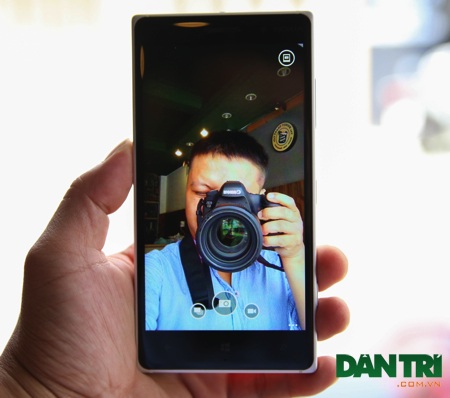 Đập hộp Lumia 830 chính hãng tại Việt Nam - 14 Camera trước 0,9 Mpx.