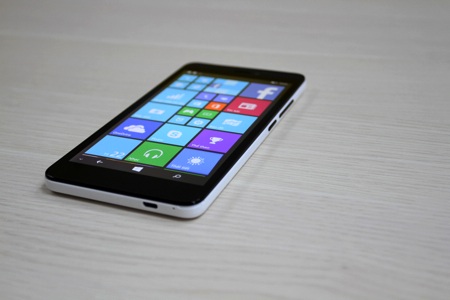 Q-Smart Storm W610 – Smartphone Windows Phone màn hình rộng, giá tốt - 1 Q-Smart Storm W610 – Smartphone Windows Phone màn hình rộng, giá tốt