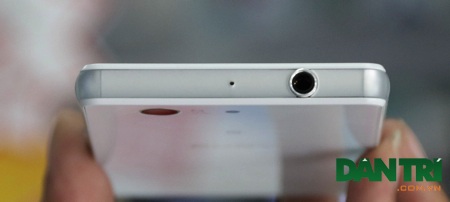 Trên tay Xperia Z3 Compact tại Việt Nam - 6 Vị trí bố trí tương đồng các dòng Xperia của Sony