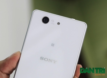 Trên tay Xperia Z3 Compact tại Việt Nam - 8 Vị trí bố trí tương đồng các dòng Xperia của Sony