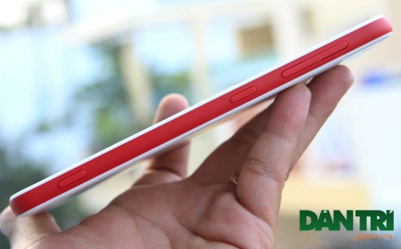 Mọi phím bấm được dời sang cạnh phải