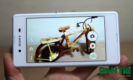 Cận cảnh Xperia E3 tầm trung giá 5 triệu sắp bán tại Việt Nam - 13 Máy dùng camera 5 Mpx