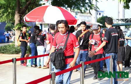 Giới trẻ TPHCM phá kỉ lục thí sinh tham dự cuộc thi nhiếp ảnh toàn châu Á - 4 Ngay từ sáng sớm, nhiều bạn trẻ đã tranh thủ đến sớm