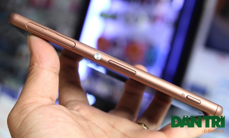 Đập hộp Xperia Z3 chính hãng tại Việt Nam - 6 Sự thay đổi lớn là khung viền được xử lý mềm mại hơn