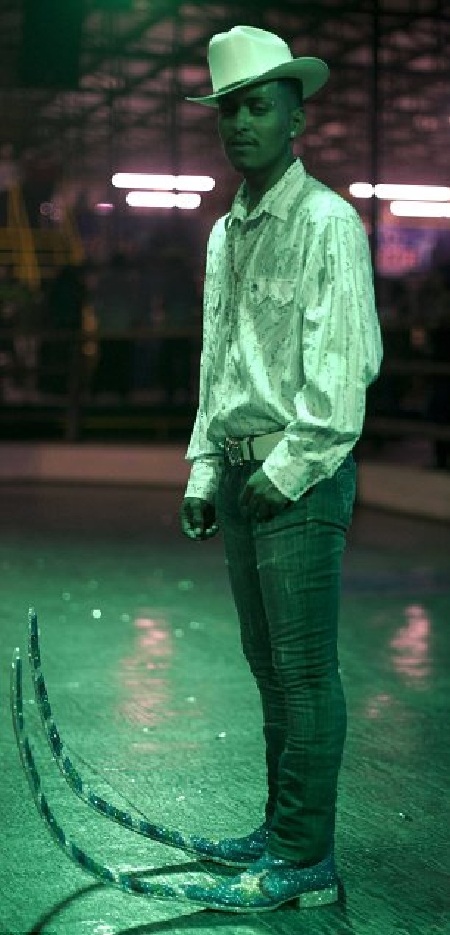 Mốt đi bốt cong vút ở Mexico - 5