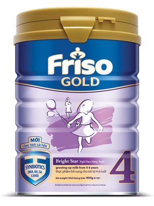 Cô bé Gin mê mẩn những câu chuyện hay mẹ Bình thường kể