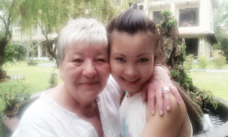 Làm dâu trời Tây: Mẹ chồng như bạn gái! - 1 Tâm Phan và mẹ chồng như hai người bạn gái (Ảnh: vietnamnet)