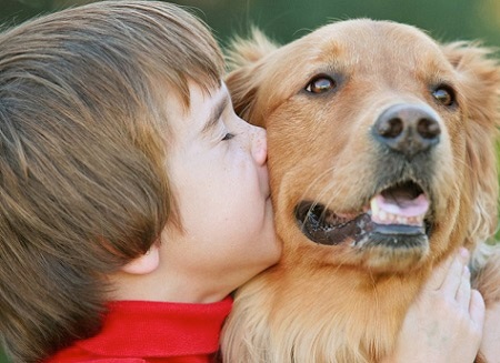 Khi “quỷ nhỏ” kết thân với cún con